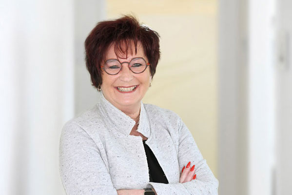 zahnarztpraxis insa lösche – vera kerbusk  // empfang & verwaltung